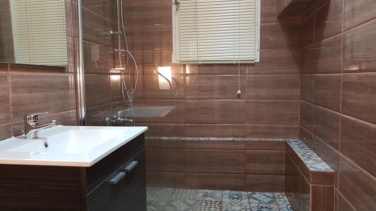 Menta Errathens Apartment - Athens Center, 5 Bd, 2 Bath 外观 照片