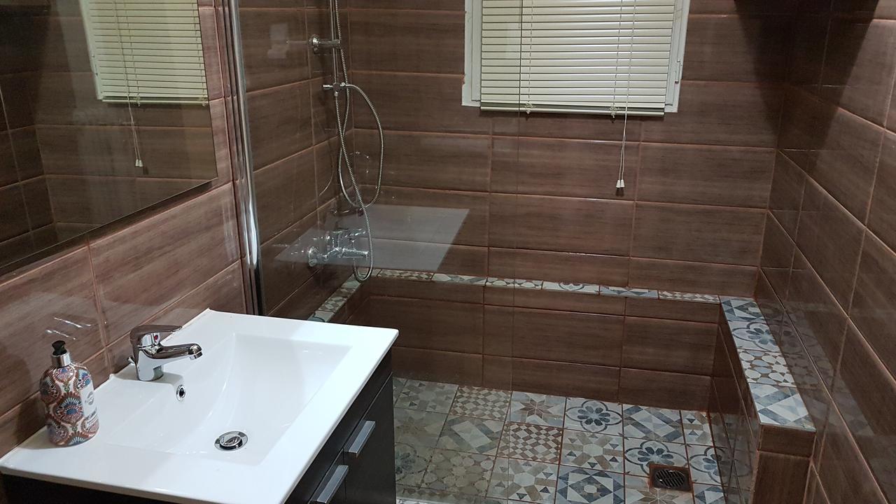 Menta Errathens Apartment - Athens Center, 5 Bd, 2 Bath 外观 照片