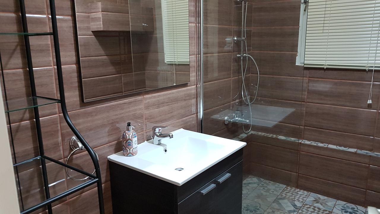 Menta Errathens Apartment - Athens Center, 5 Bd, 2 Bath 外观 照片
